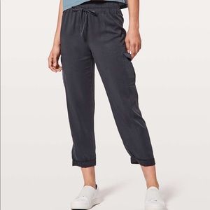 Lululemon move lightly 25” pant